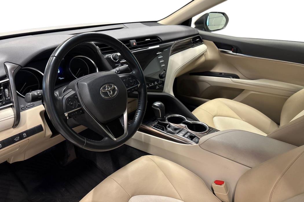 Toyota Camry 2019