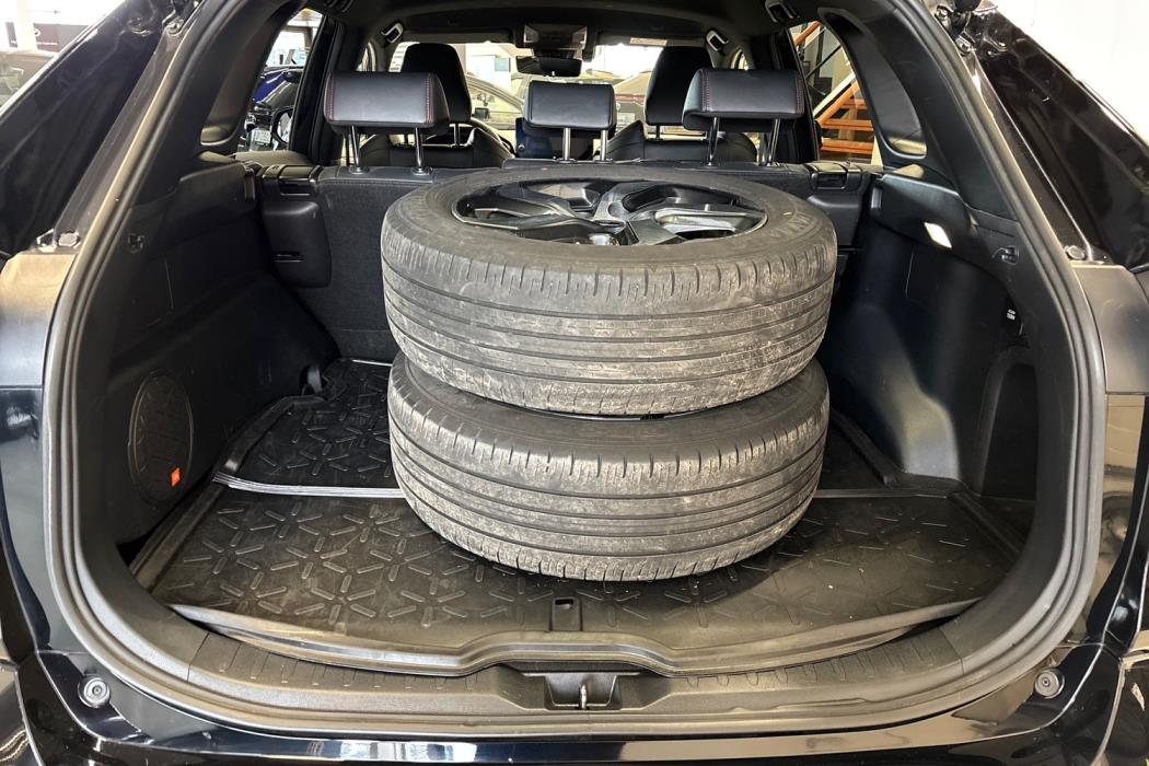 Toyota RAV4 Plug-in 2024