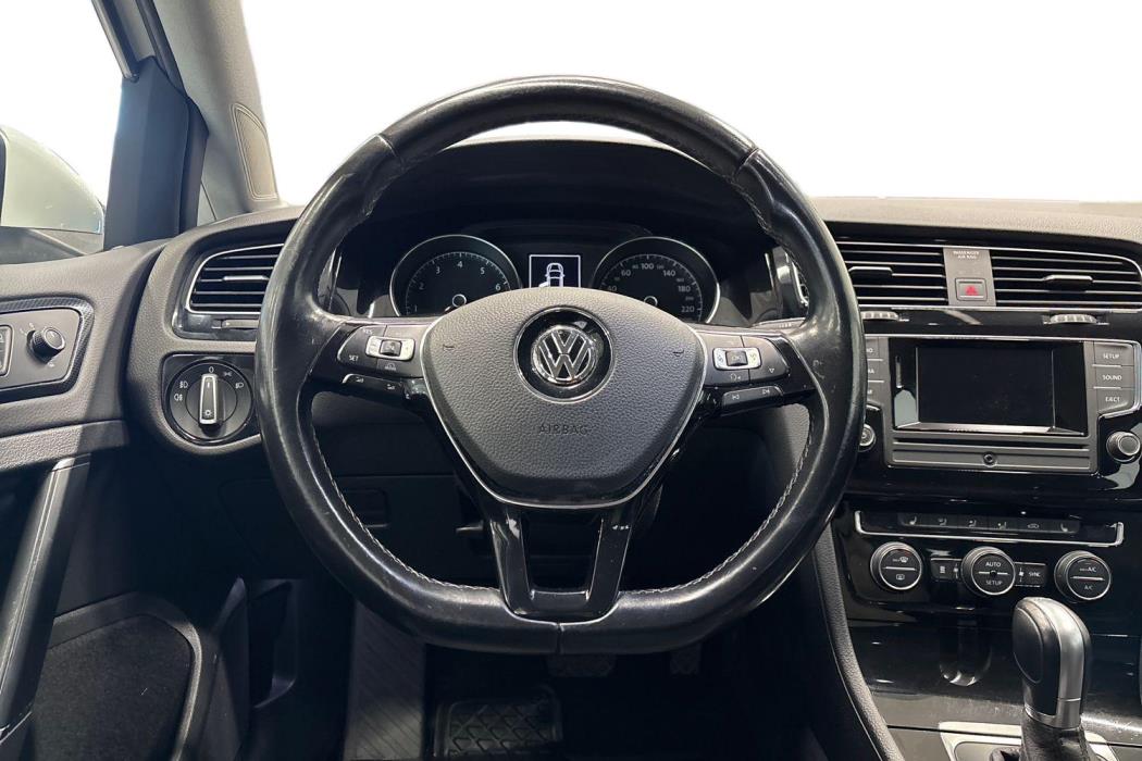 VOLKSWAGEN GOLF 2014