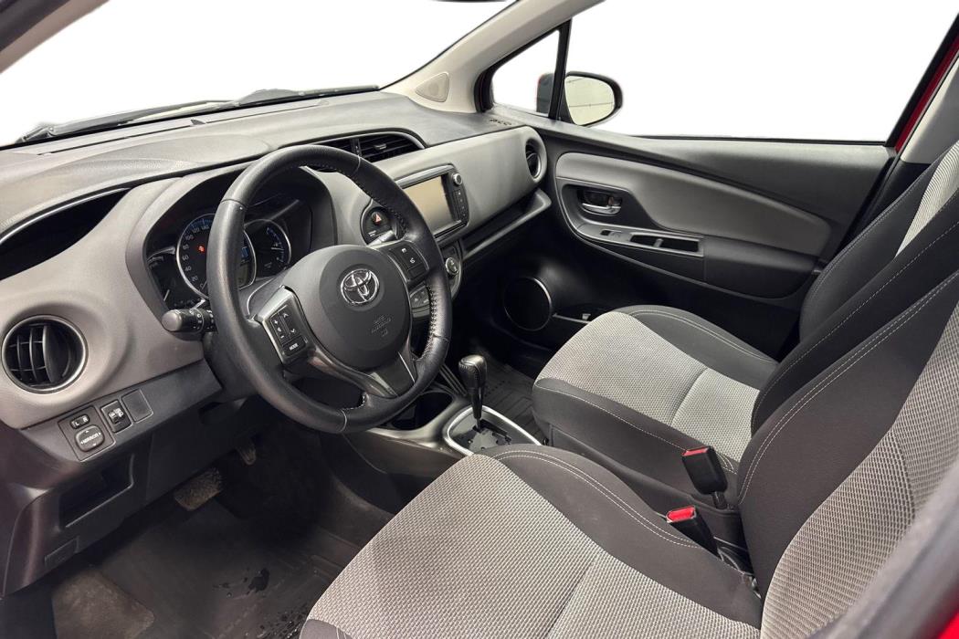 TOYOTA YARIS 2016