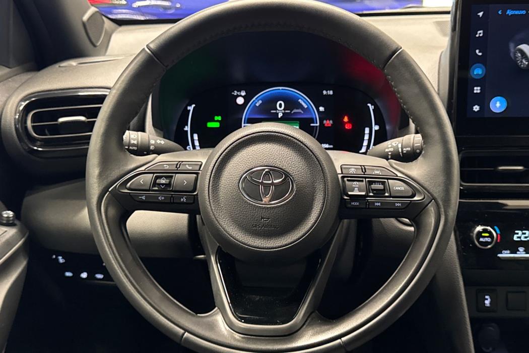 TOYOTA Yaris Cross 2025