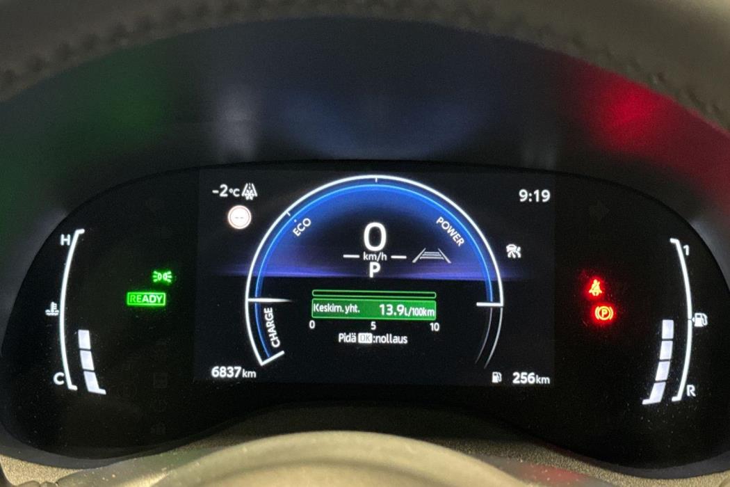 TOYOTA Yaris Cross 2025