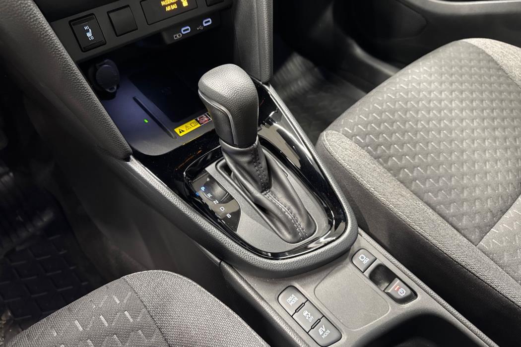 TOYOTA Yaris Cross 2025