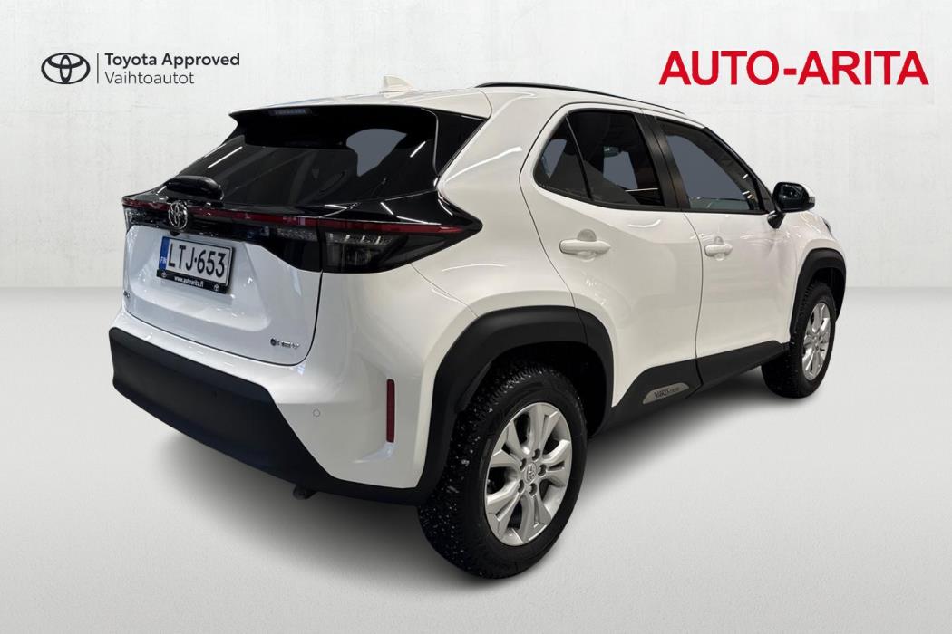 TOYOTA Yaris Cross 2025