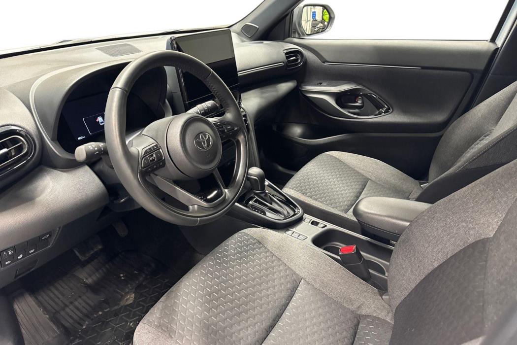 TOYOTA Yaris Cross 2025