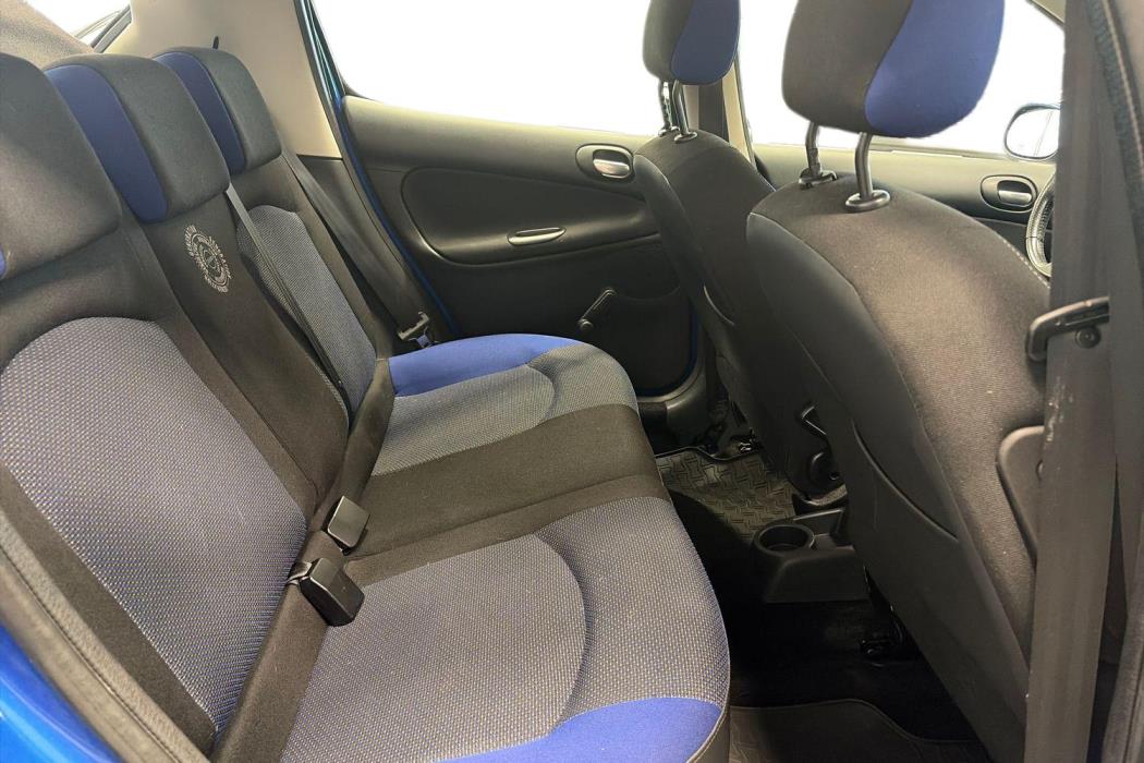 PEUGEOT 206+ 2013