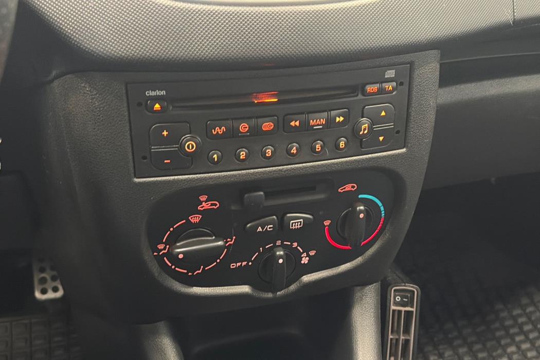 PEUGEOT 206+ 2013