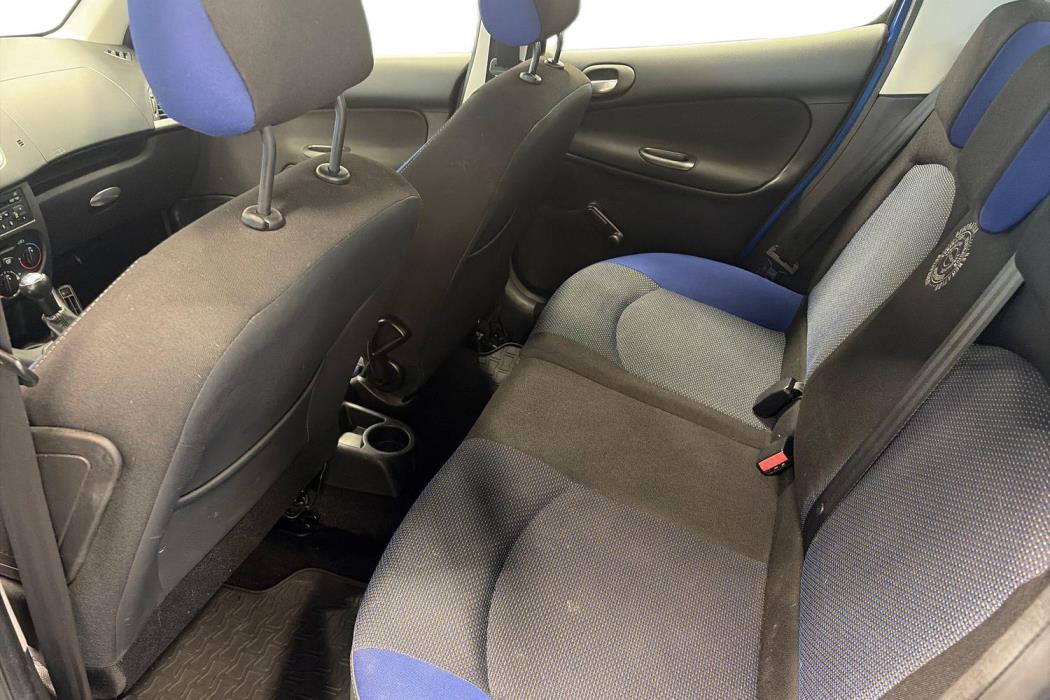 PEUGEOT 206+ 2013