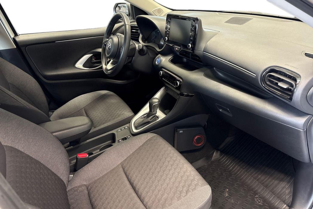 TOYOTA YARIS 2023