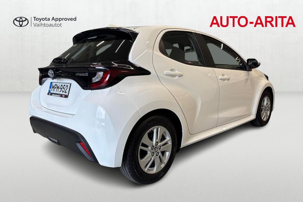 TOYOTA YARIS 2023