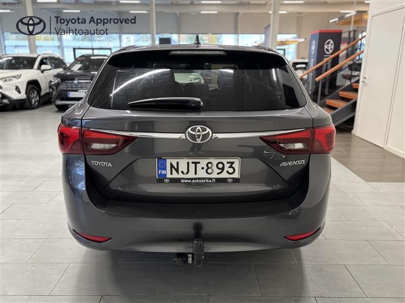 TOYOTA AVENSIS 2016