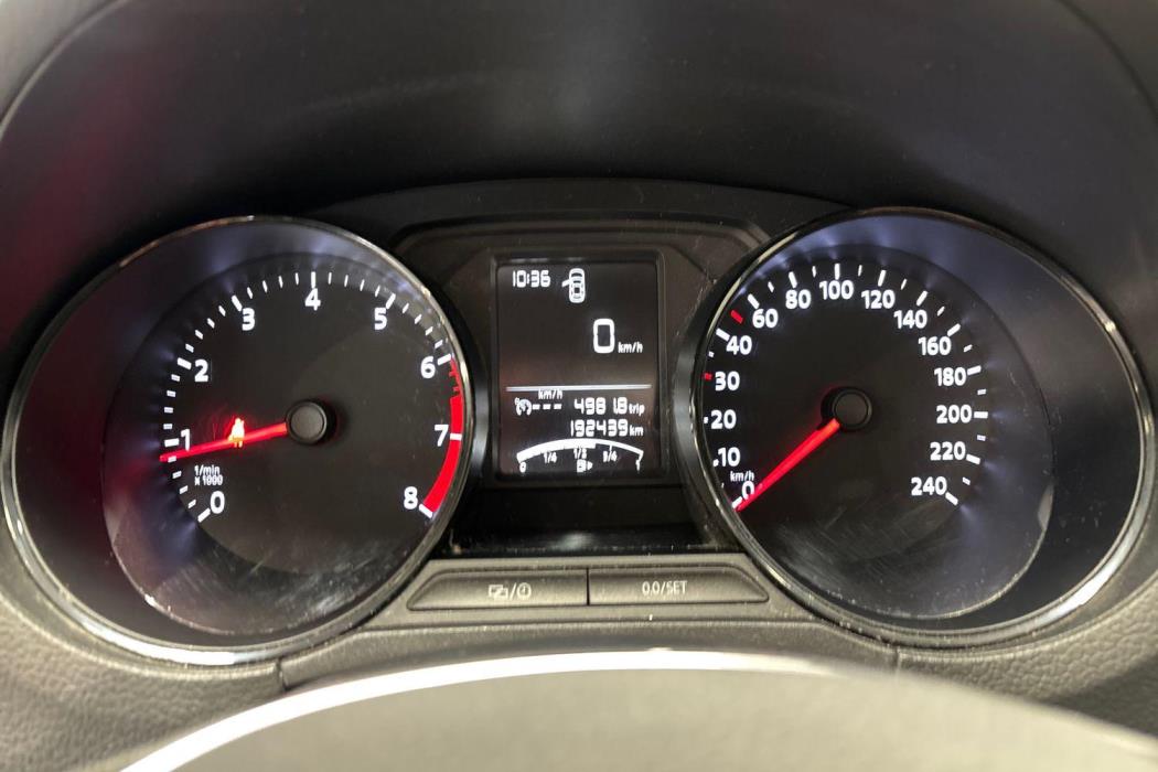 VOLKSWAGEN POLO 2016