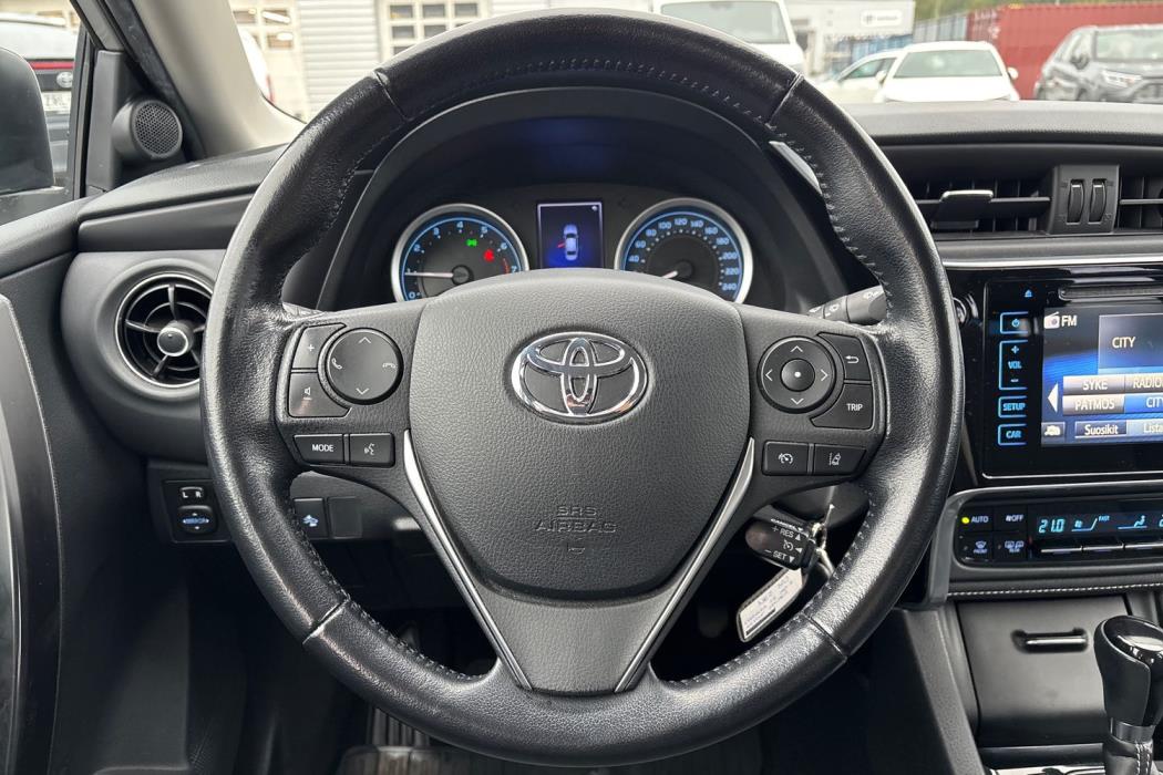 TOYOTA COROLLA 2018