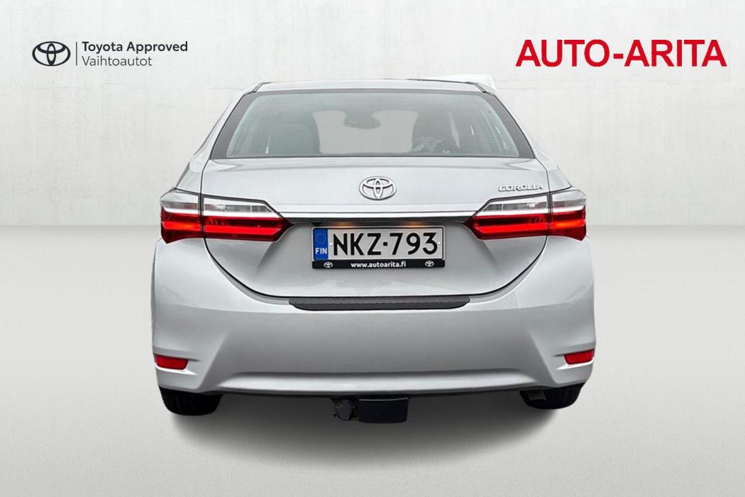 TOYOTA COROLLA 2018