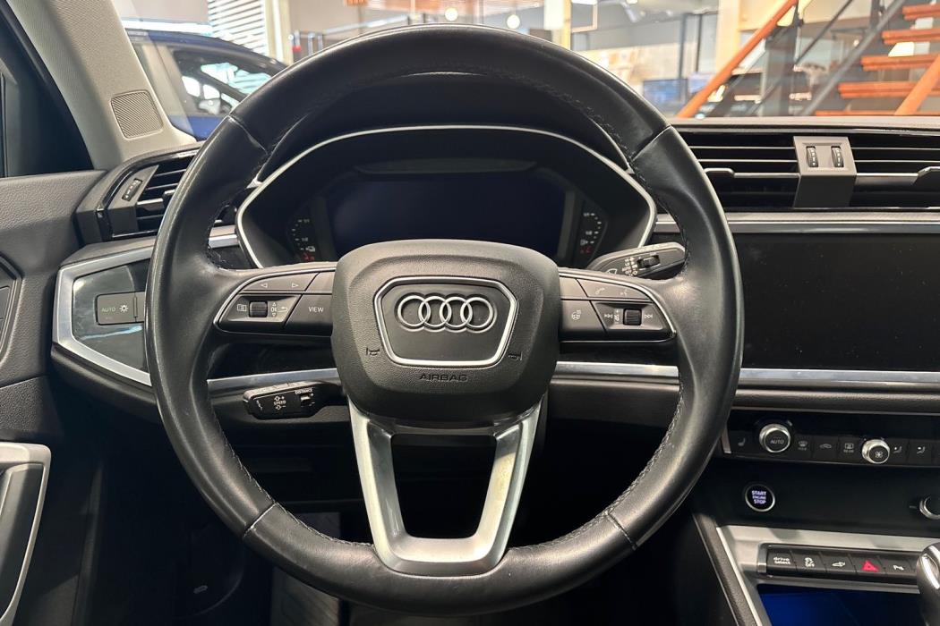 AUDI Q3 2023