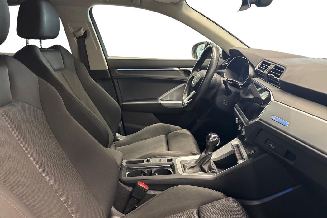 AUDI Q3 2023