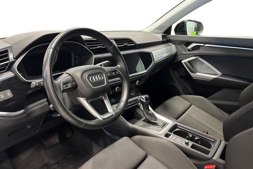 AUDI Q3 2023