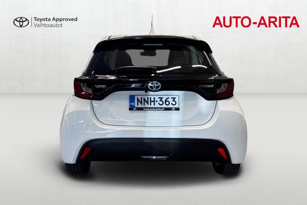 TOYOTA YARIS 2023