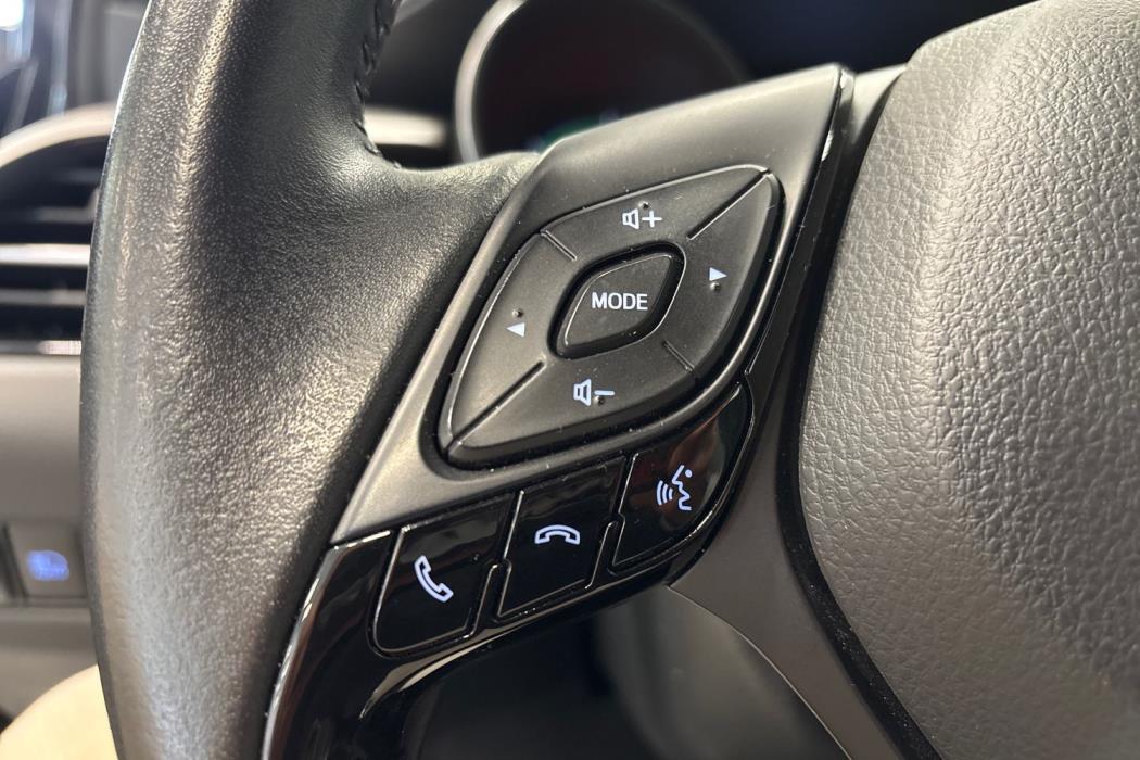 TOYOTA C-HR 2024