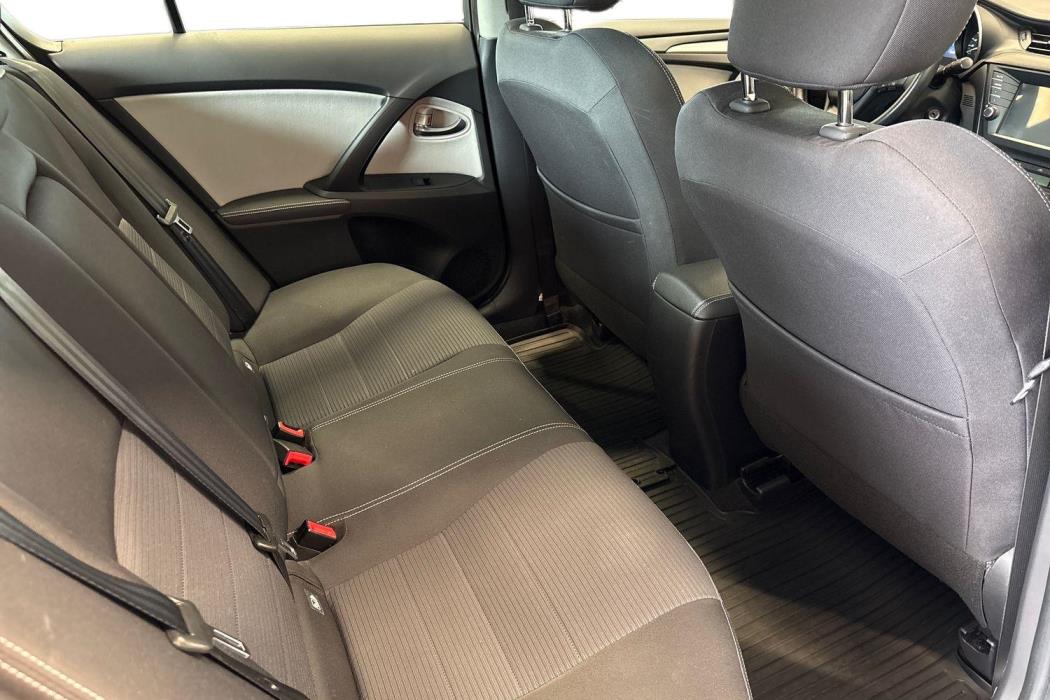 TOYOTA AVENSIS 2015