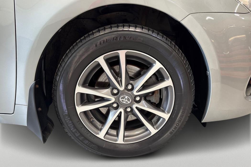 TOYOTA AVENSIS 2015