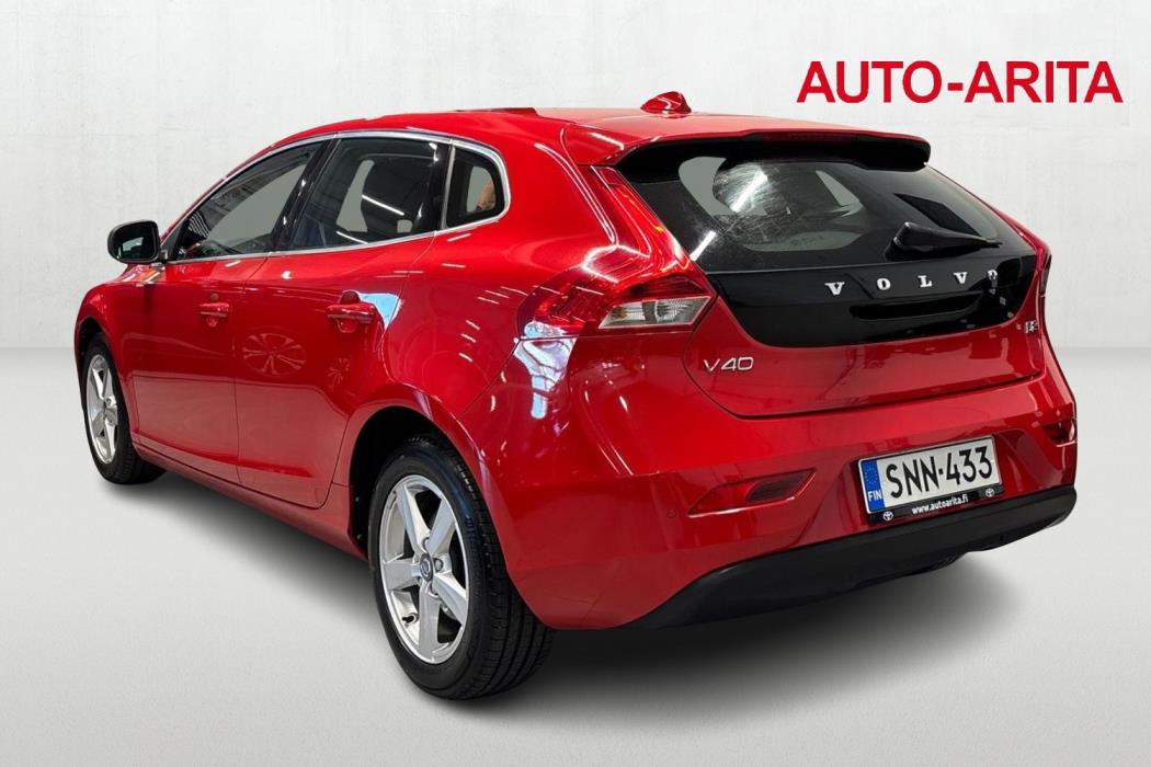 VOLVO V40 2015