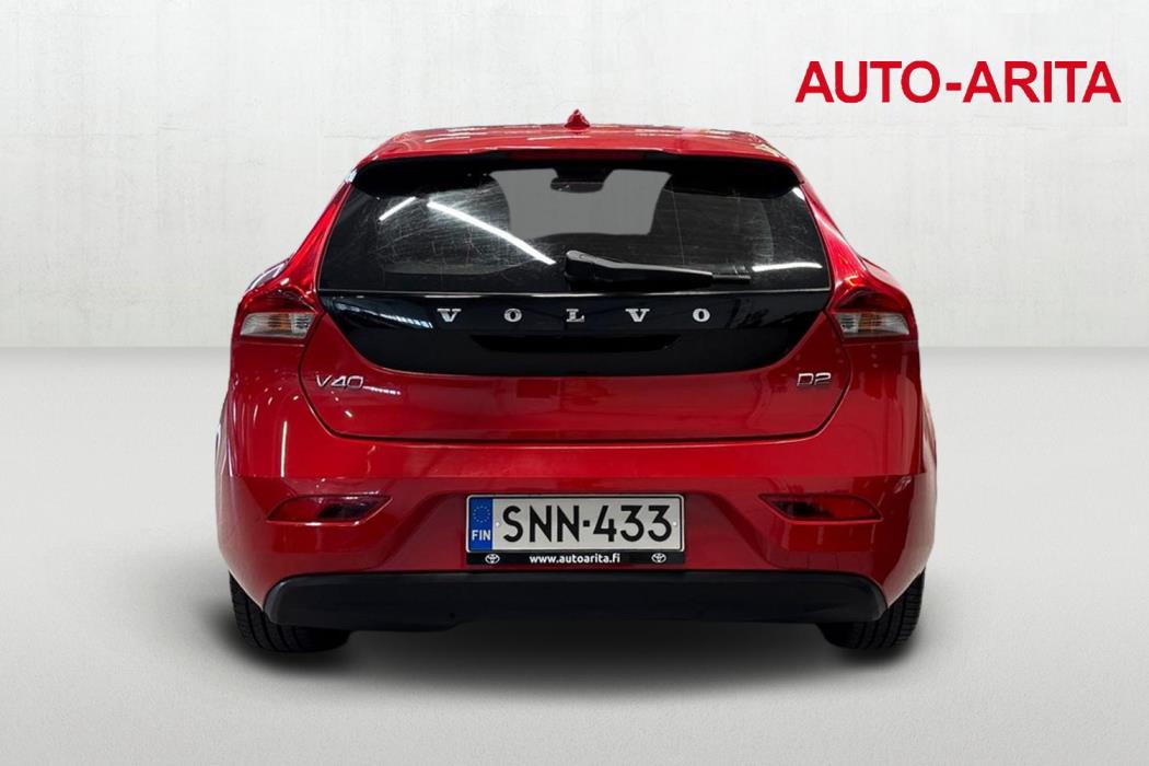 VOLVO V40 2015