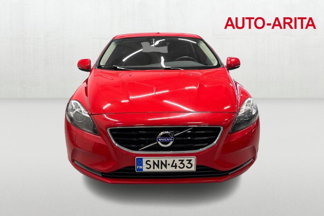 VOLVO V40 2015