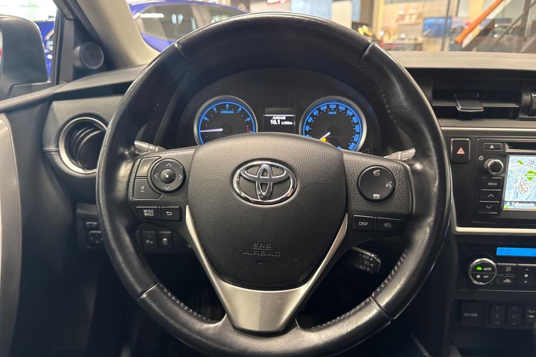 TOYOTA AURIS 2015