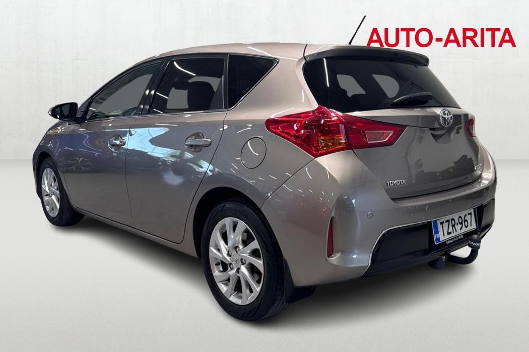 TOYOTA AURIS 2015