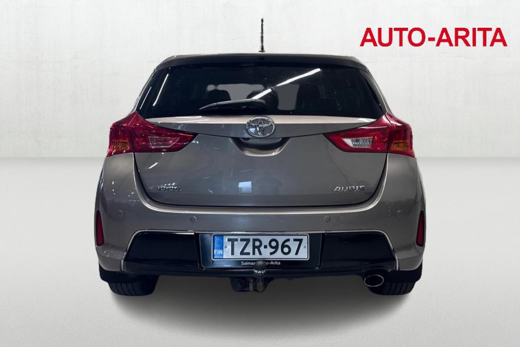 TOYOTA AURIS 2015