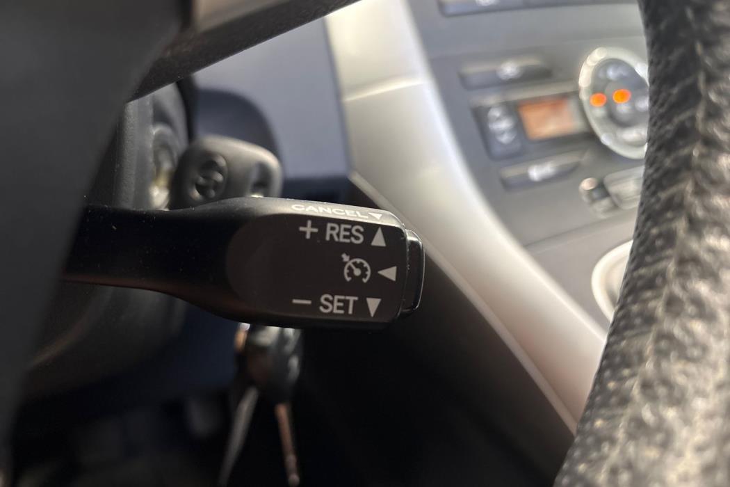 TOYOTA AURIS 2011