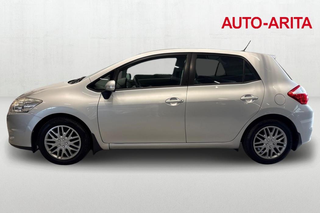 TOYOTA AURIS 2011