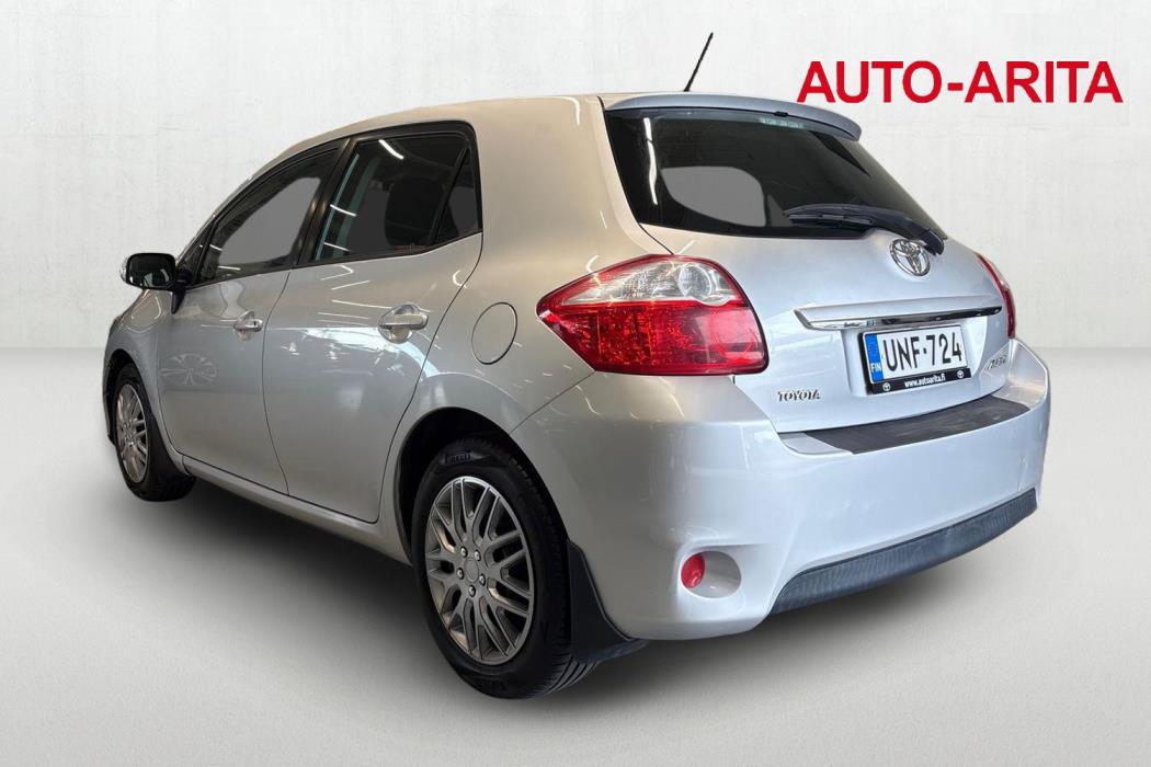 TOYOTA AURIS 2011