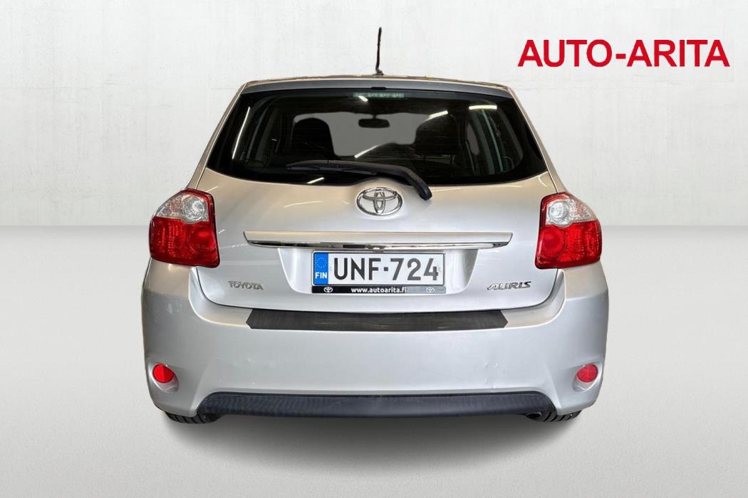 TOYOTA AURIS 2011