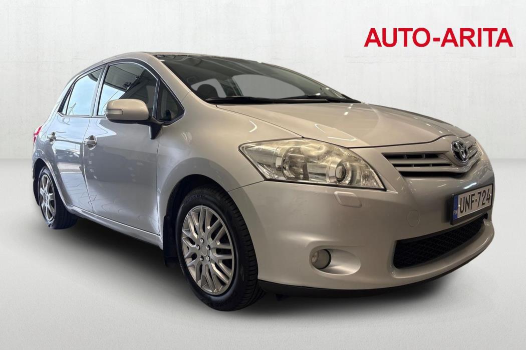TOYOTA AURIS 2011