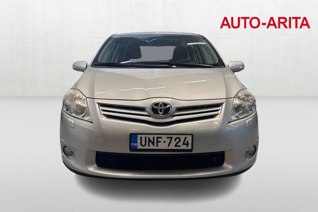 TOYOTA AURIS 2011