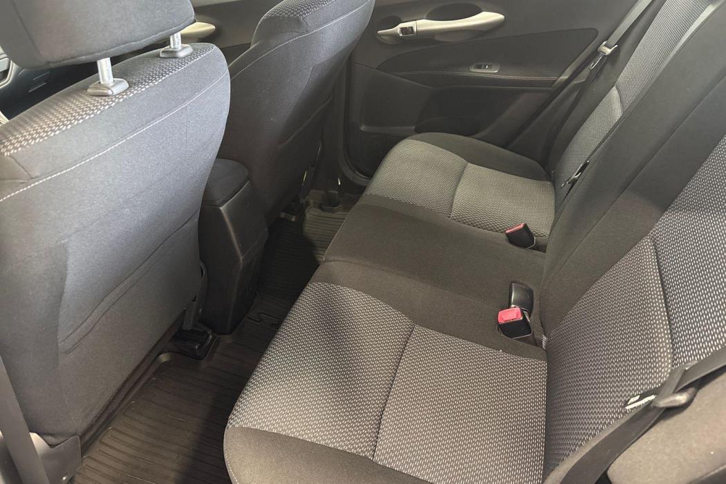 TOYOTA AURIS 2011