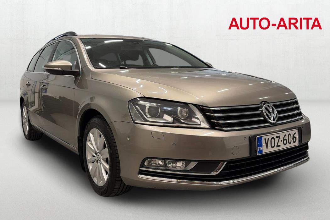 VOLKSWAGEN PASSAT 2012
