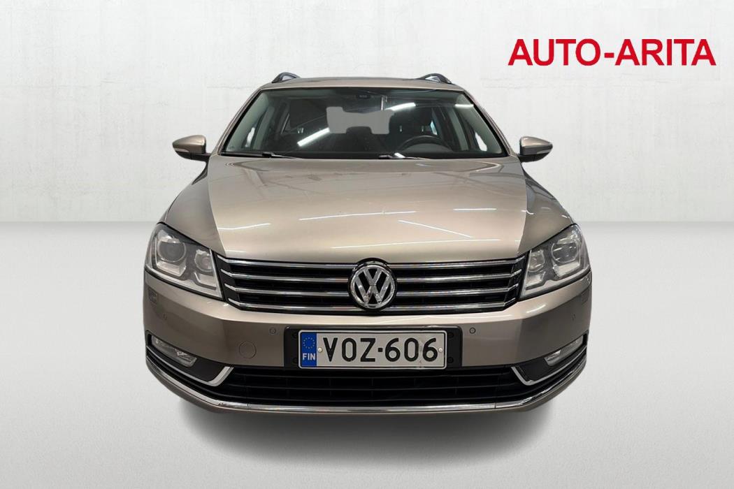 VOLKSWAGEN PASSAT 2012