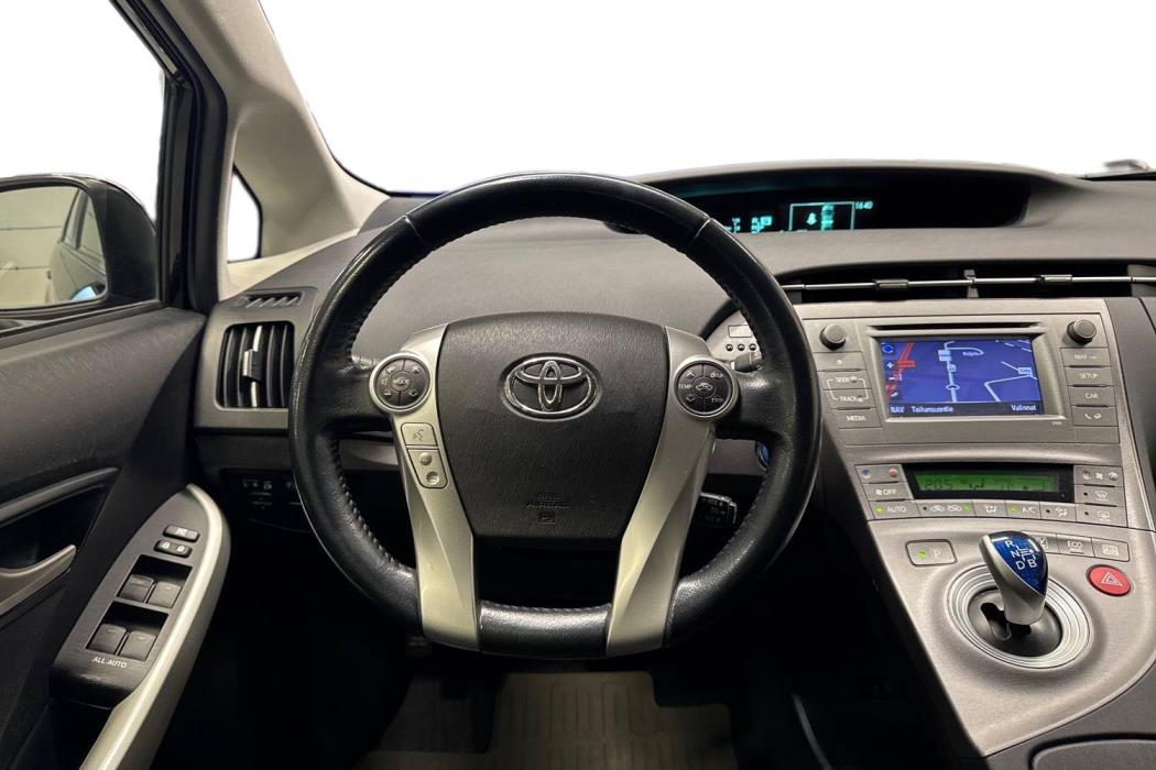 TOYOTA PRIUS 2012