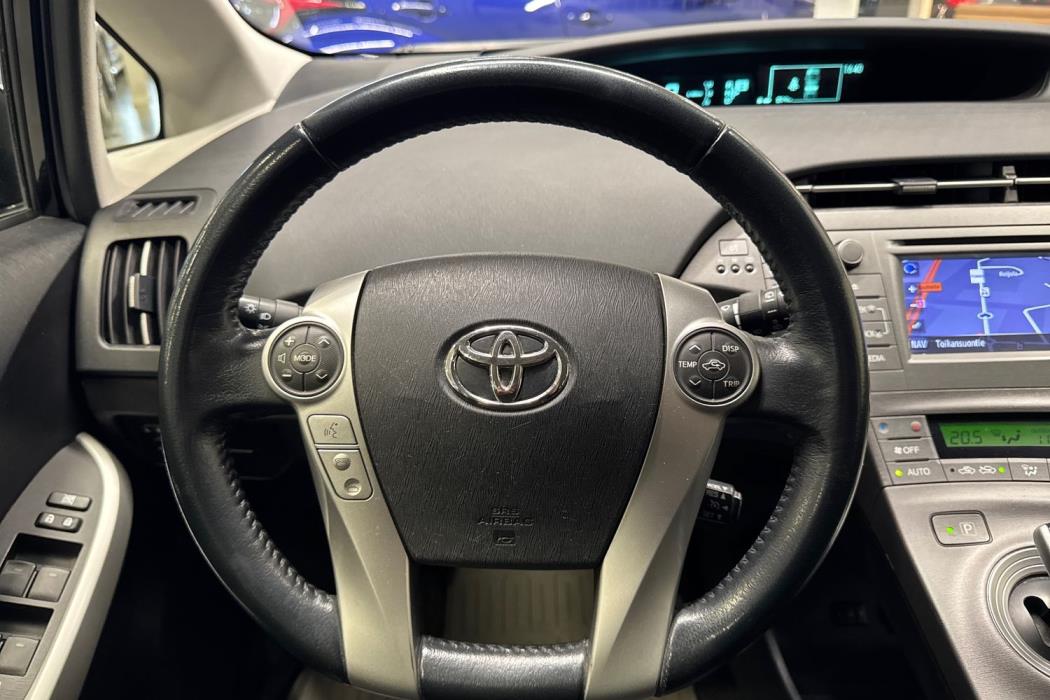 TOYOTA PRIUS 2012