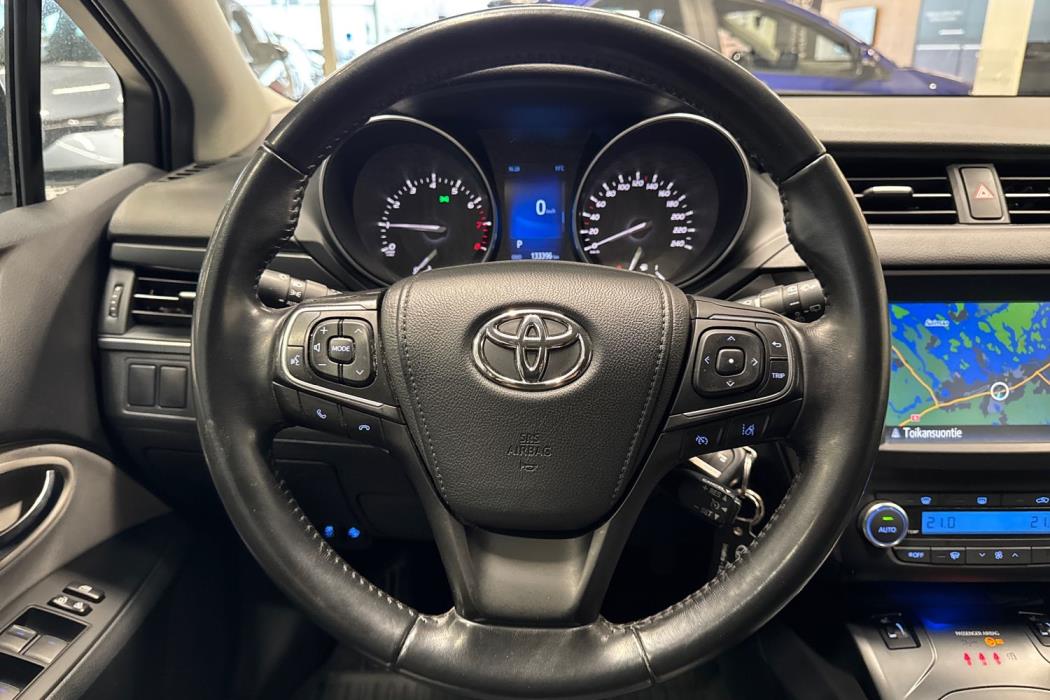 TOYOTA AVENSIS 2018
