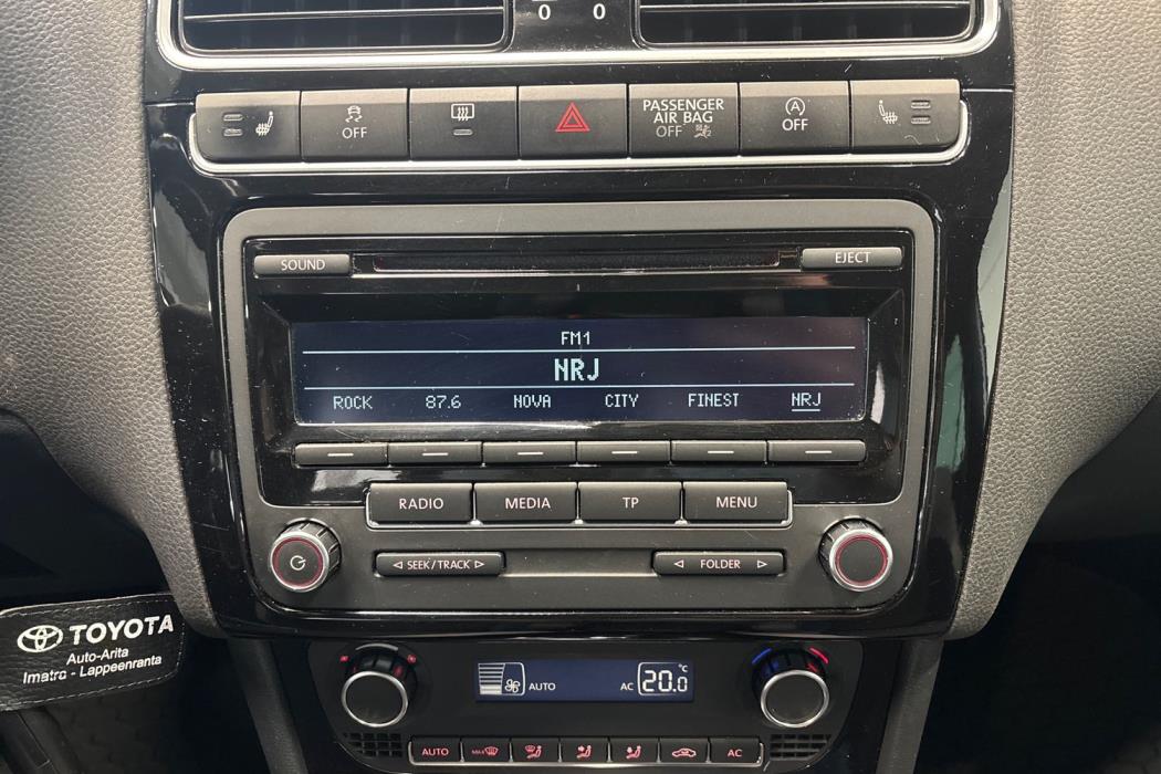VOLKSWAGEN POLO 2013