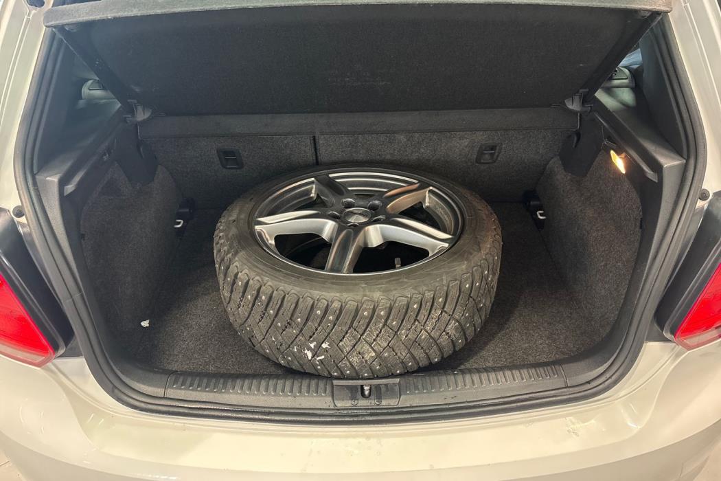 VOLKSWAGEN POLO 2013