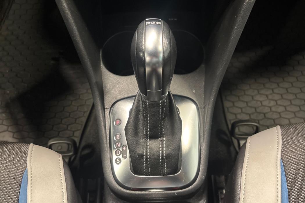 VOLKSWAGEN POLO 2013