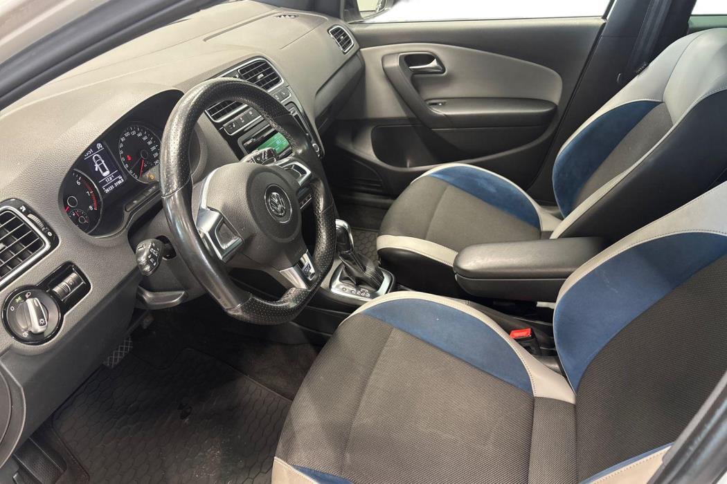 VOLKSWAGEN POLO 2013