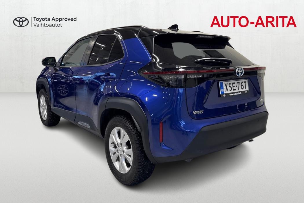 TOYOTA Yaris Cross 2023