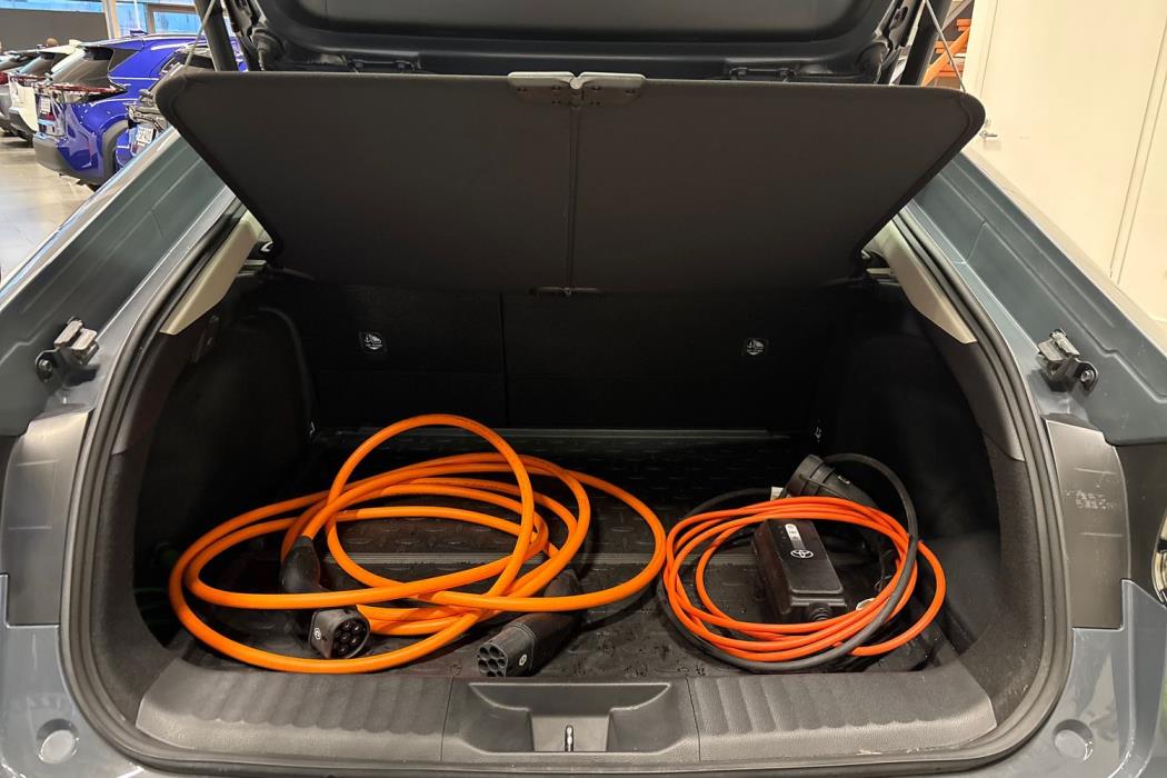 Toyota Prius Plug-in 2024