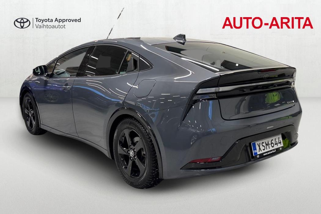 Toyota Prius Plug-in 2024